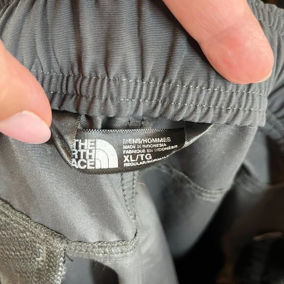 The North Face Men's Black Nylon Hiking Convertible Pants Zip Off Shorts XL - Picture 9 of 16